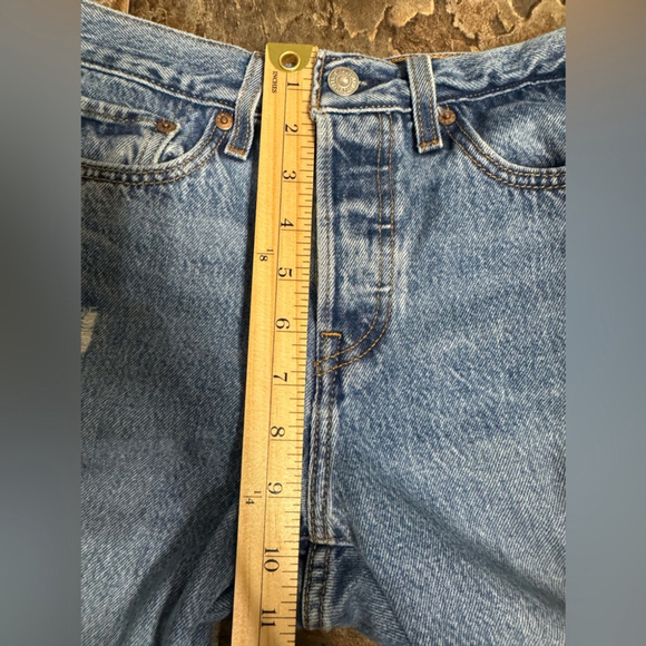 Levi’s Wedgie Fit High Rise Distressed Jeans Button Fly Size 25 - Picture 16 of 16